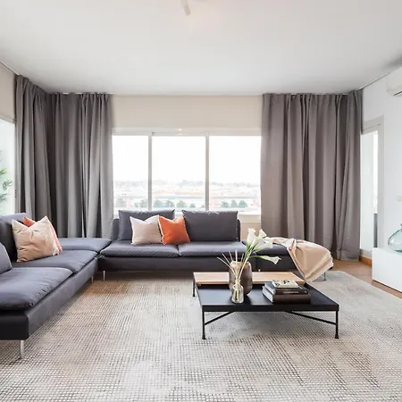 Penthouses By Your アパート *